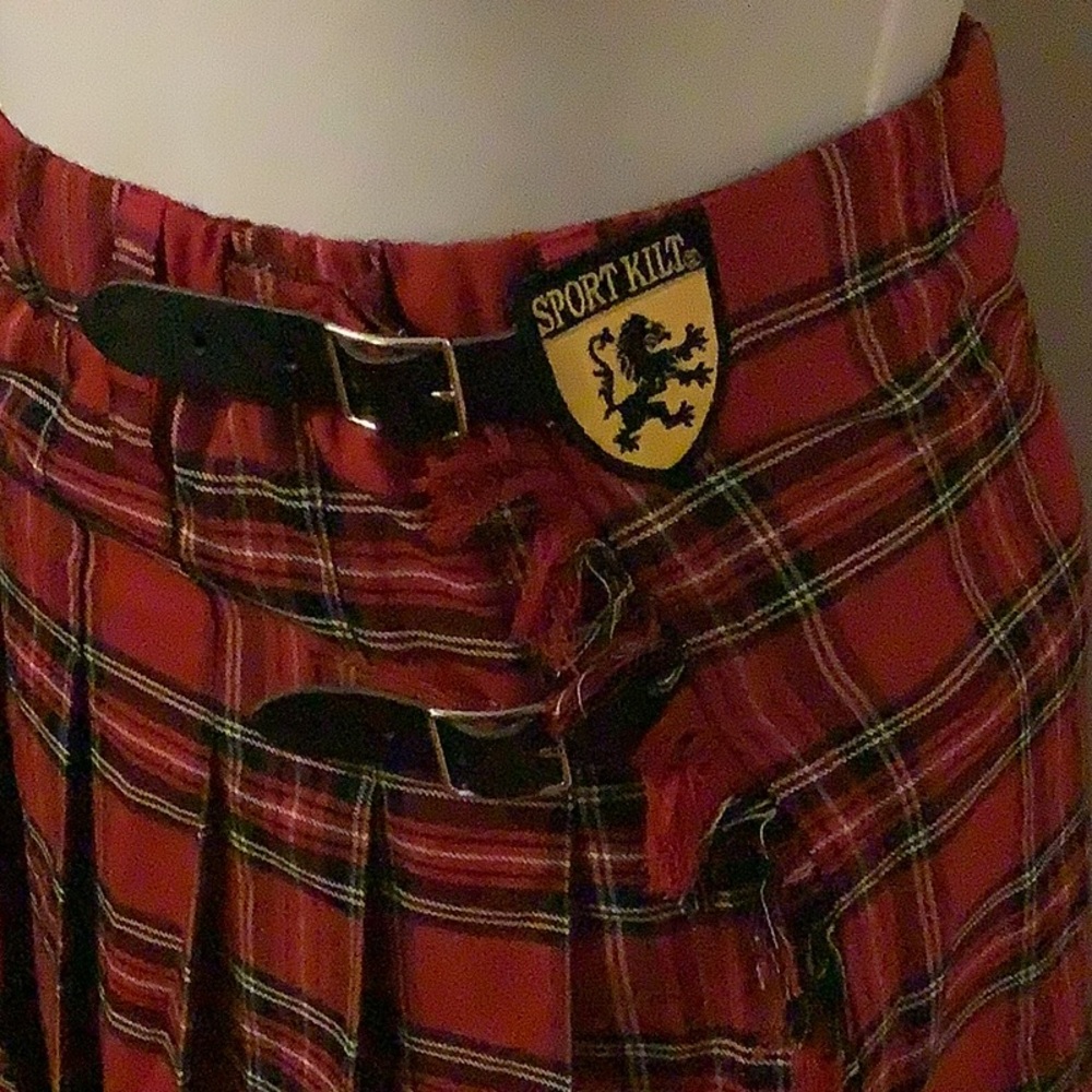 Original ‘Sportskilt’ traditional kilt in red tartan pattern. - Picture 2 of 9